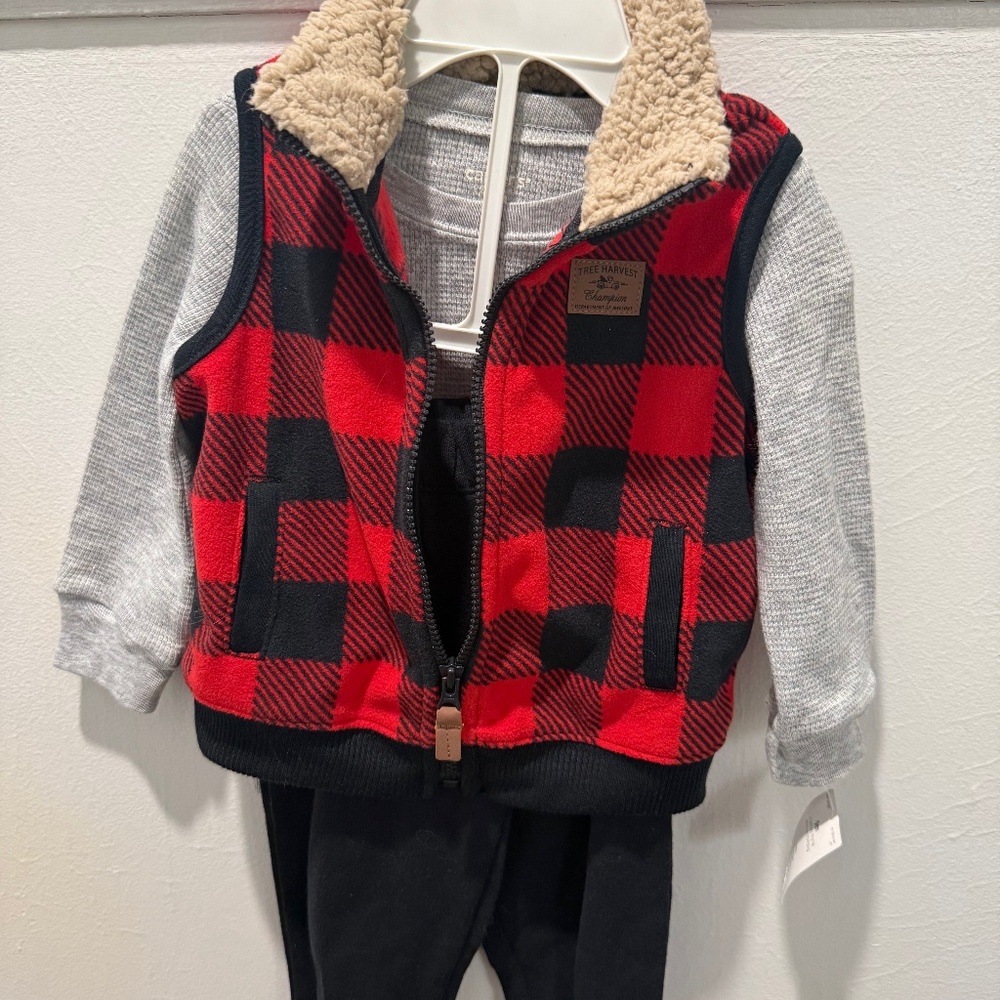 Baby Cozy Size 9 Months Carter's 3 piece outfit includes vest,  joggers, onesie